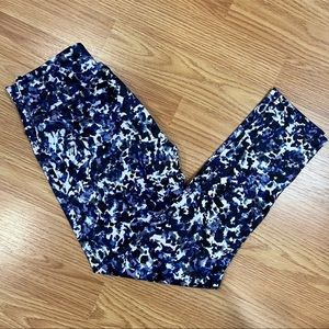 BEYOND YOGA blue print leggings size extra small NWOT